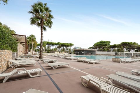 Bungalow de 3 chambres a Sete a 200 m de la plage avec piscine partagee terrasse amenagee et wifi Casa in Marseillan
