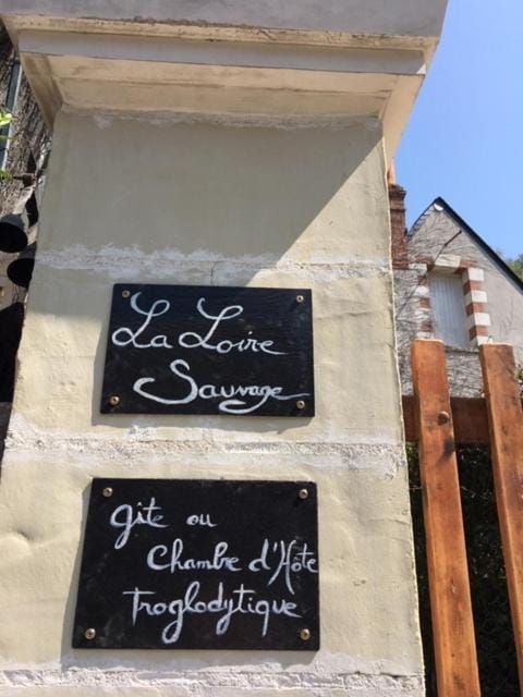 Troglodytes "Loire Sauvage" Bed and Breakfast in Centre-Val de Loire