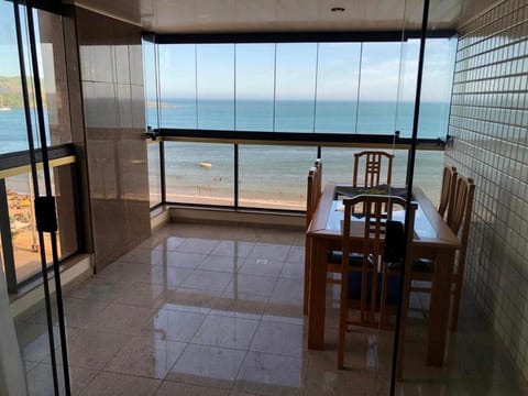 Apartamento de Frente ao Mar na Praia do Morro Apartment in Guarapari