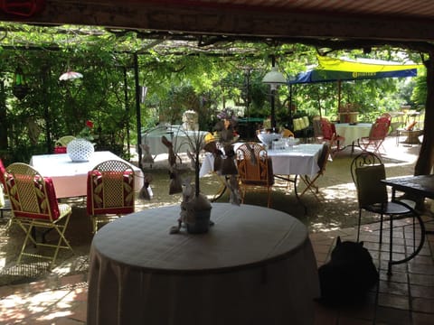 Les Jardins du Rebaut Bed and breakfast in Béziers
