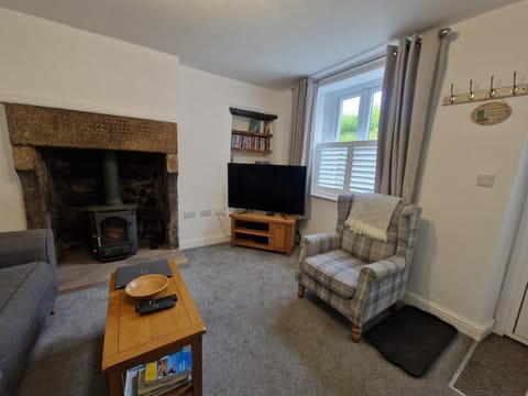 TV and multimedia, Living room, Seating area, internet