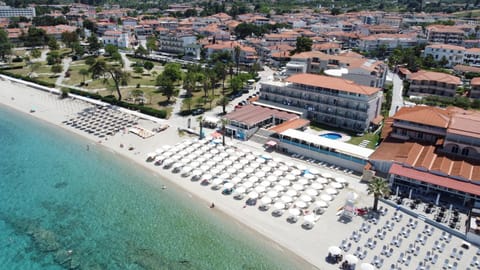 Property building, Natural landscape, Bird's eye view, Beach, Sea view