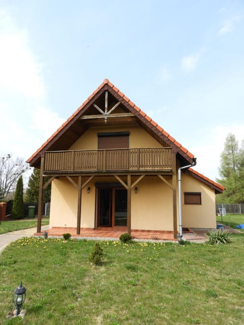 Property building, Facade/entrance, Garden