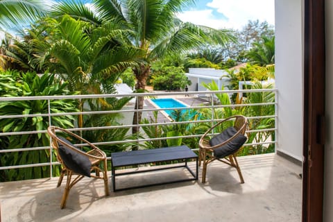 View (from property/room), Balcony/Terrace, Pool view, Sea view