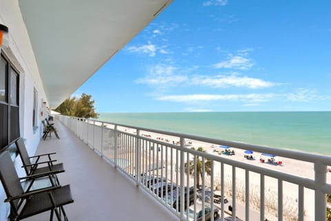 2 Bed 2 Bath Apartment in Tampa Bay Condo in Sunset Beach