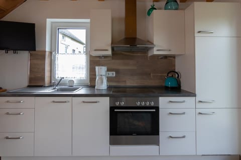 Kitchen or kitchenette, Photo of the whole room, Decorative detail, Decorative detail