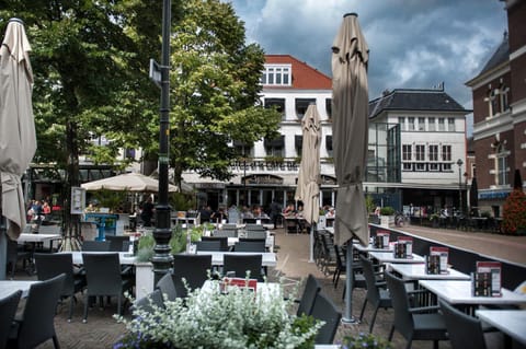 Hotel et le Cafe de Paris Hotel in Overijssel (province)