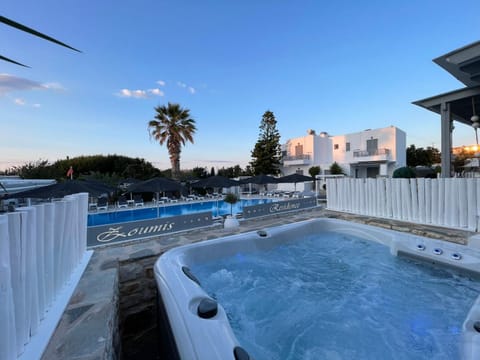 Natural landscape, Hot Tub, View (from property/room), Balcony/Terrace, Pool view, Swimming pool, Sunset