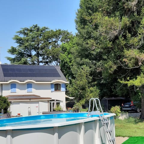 Swimming pool, Swimming pool