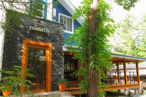 Facade/entrance, Winter