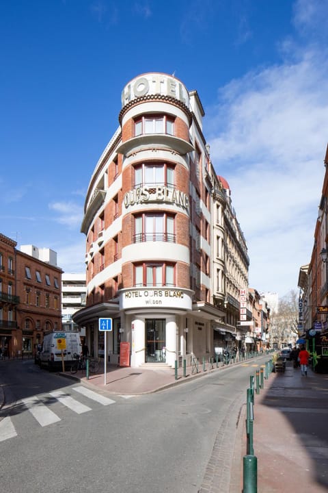 Property building, Facade/entrance