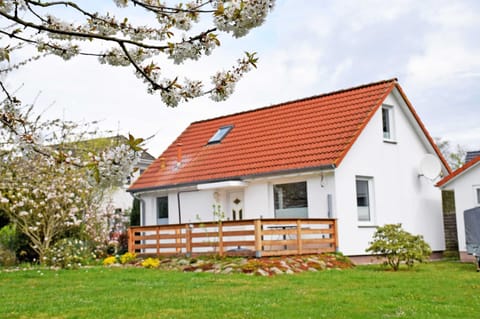 Ferienhaus an der Granitz Apartamento in Binz