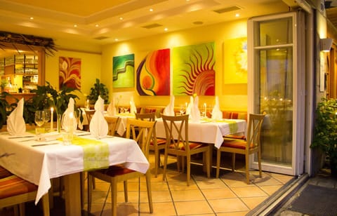 Restaurant/places to eat, Banquet/Function facilities, On site, Facility for disabled guests