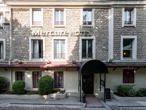 Mercure Paris Ouest Saint Germain Hotel in Saint-Germain-en-Laye