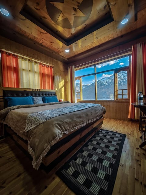 The Alpinist cafe and Retreat Hotel in Himachal Pradesh