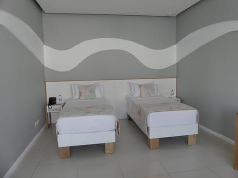 Bed, Dining area, Bedroom