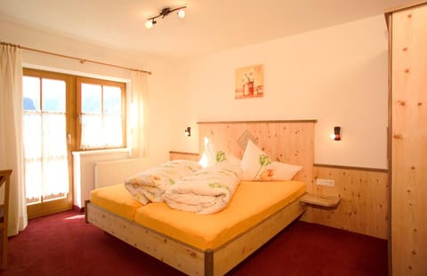 Day, Photo of the whole room