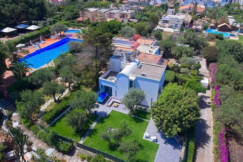 Casa del Melograno con idromassaggio e giardino House in Terrasini