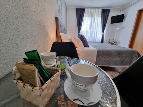 TOMLJANOVIĆ Bed and Breakfast in Jezerce
