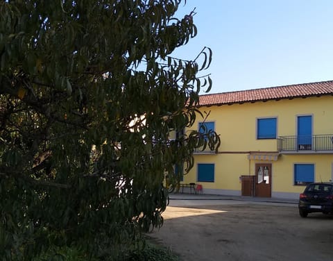 CASCINA PONTETTO Bed and Breakfast in Asti