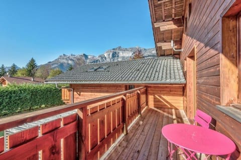 Appartement avec jacuzzi dans chalet privé, grande terrasse, parking gratuit Condo in Les Houches