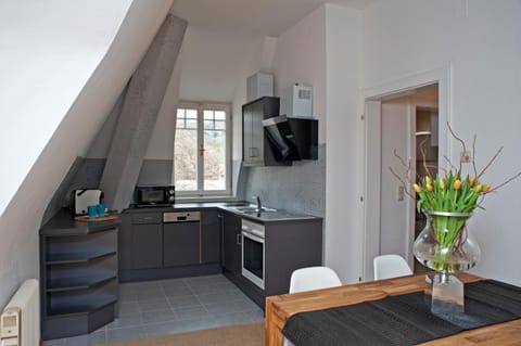 Moderne Dachgeschosswohnung zentral by Seebnb Apartment in Velden am Wörthersee