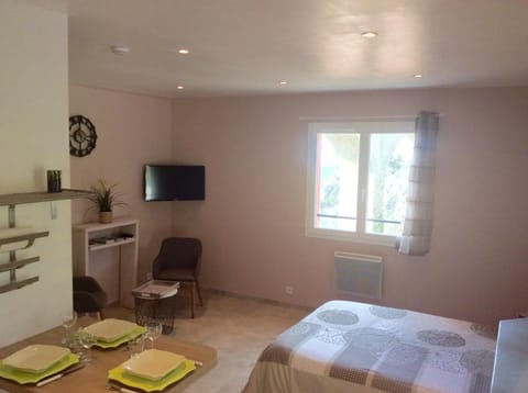 STUDIO EZE dans VILLA récente - Pied Village - Parking Gratuit House in Eze