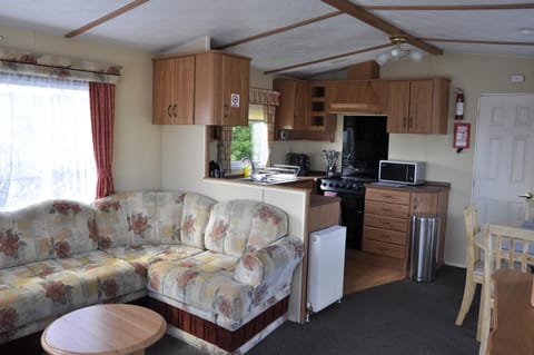 Caravan 6 Berth North Shore Holiday Centre with 5G Wifi Camping /
Complejo de autocaravanas in Skegness