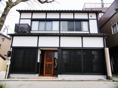 Higashiyama Tomarigi Haus in Kanazawa