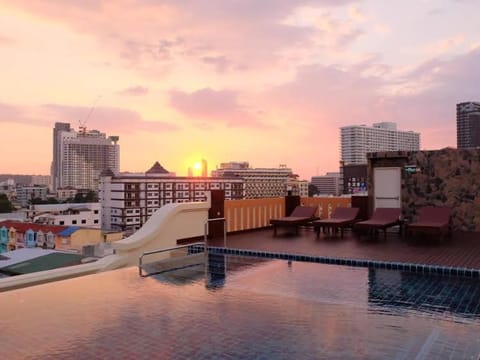 Dhotel Pattaya Hotel in Pattaya City