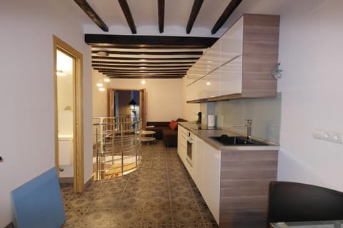 Communal lounge/ TV room, Kitchen or kitchenette, Living room