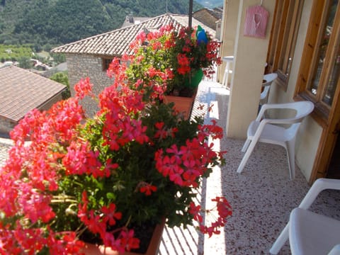 CASA LACAMBRA House in Boltaña