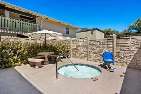 Pool view, Swimming pool