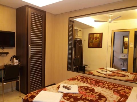 Hotel Esteem Hotel in Kolkata