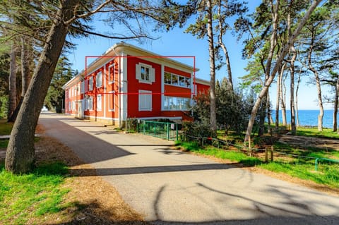 Property building, Spring, Day, Natural landscape, Sea view