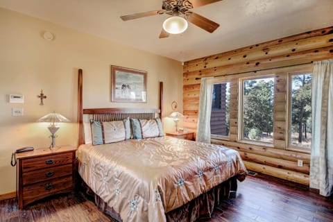 Blue Lake Lodge, 7 Bedrooms, Sleeps 18, Pet Friendly, Hot Tub, Views Haus in Ruidoso