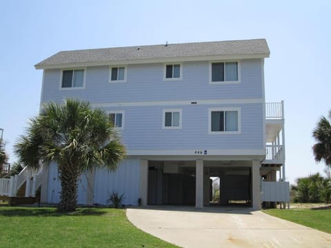 Property building, Facade/entrance, Day