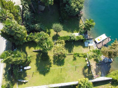 Il Glicine appartamento con darsena privata a lago Apartment in Canton of Ticino