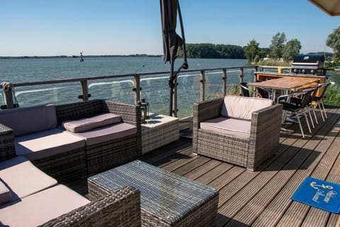 Water Villa, Houseboot at the Lake, Great Views, 70 km to Amsterdam Chalet in Biddinghuizen
