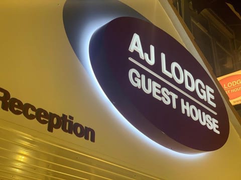 AJ Lodge Bed and Breakfast in Slough