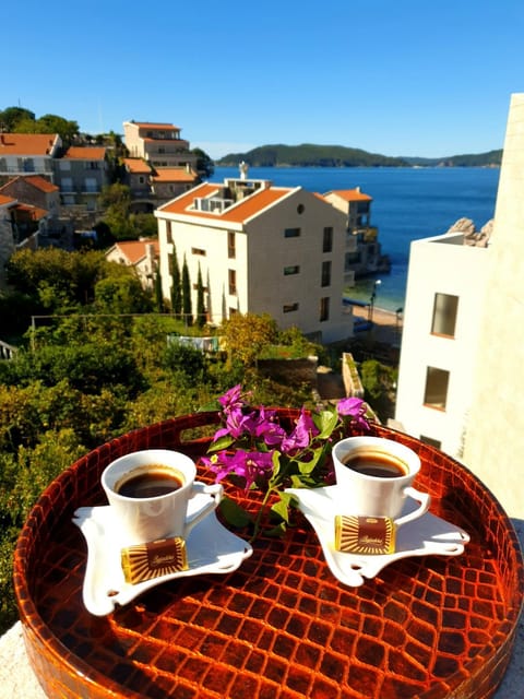 Balcony/Terrace, Drinks