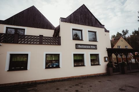 Penzion & Restaurace U Vily Bed and Breakfast in South Bohemian Region