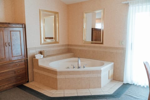 Skaneateles Suites Hotel in Finger Lakes