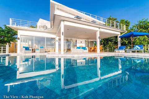 Day, Pool view, Swimming pool, sunbed