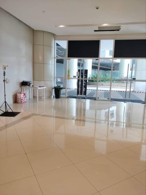 Cubao ManhattanHeights Unit 7EF Tower B, 1BR Condo in Pasig