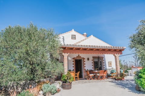 Property building, Facade/entrance, Off site