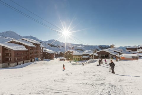 Day, People, Natural landscape, Winter, Skiing, group of guests