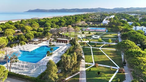 Nearby landmark, Natural landscape, Bird's eye view, Sea view, Swimming pool