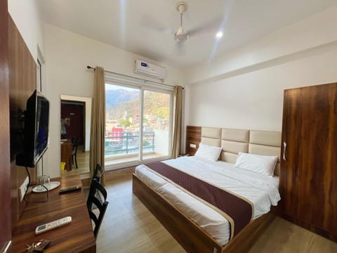 Hotel Manikut Bed and Breakfast in Rishikesh