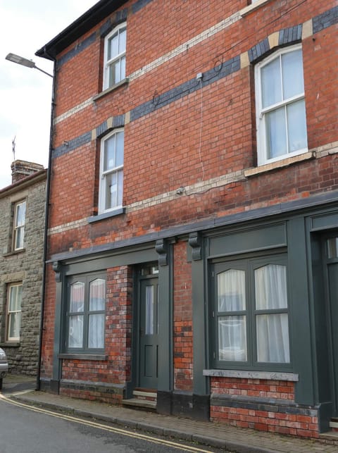 2 Bell Street Apartment in Wales